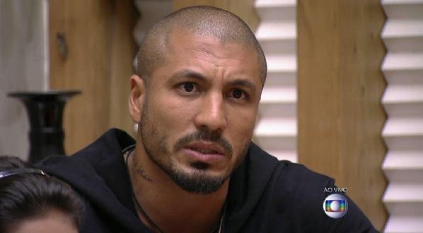 Fernando votando