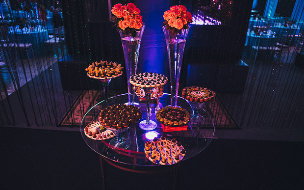 festa-15-anos-decoracao-preta-azul-1