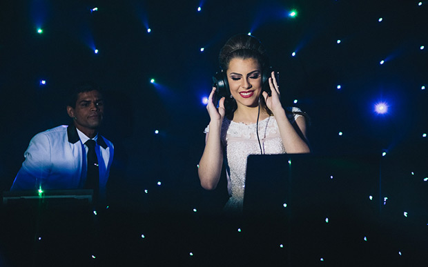 festa-15-anos-decoracao-preta-azul-10