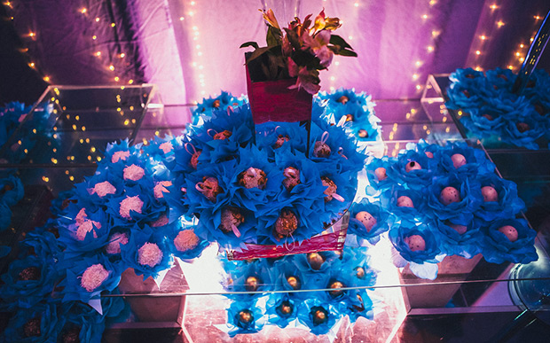 festa-15-anos-decoracao-preta-azul-3