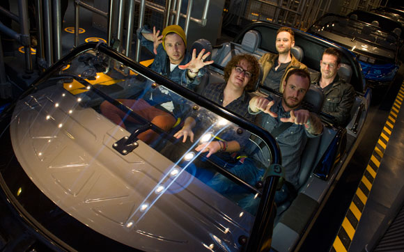 Os meninos da banda OneRepublic curtem o Test Track: uma viagem pelo mundo dos carros que te dá a oportunidade de criar o seu próprio concept vehicle e ver como ele se sai nos testes de temperatura, terrno, eficiência e velocidade. Fica no parque Epcot, no Walt Disney World Resort em Orlando