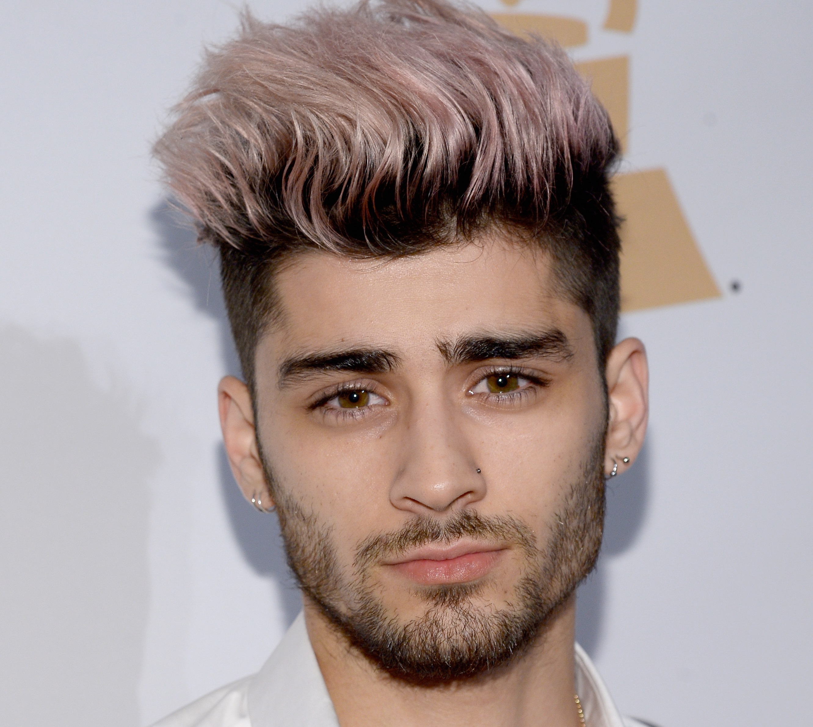 Close do rosto de Zayn Malik