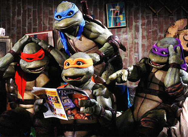 tartarugas-ninja Em 1990, os amigos Rafael, Leonardo, Michelangelo e Donatello chegaram às telas de cinema.