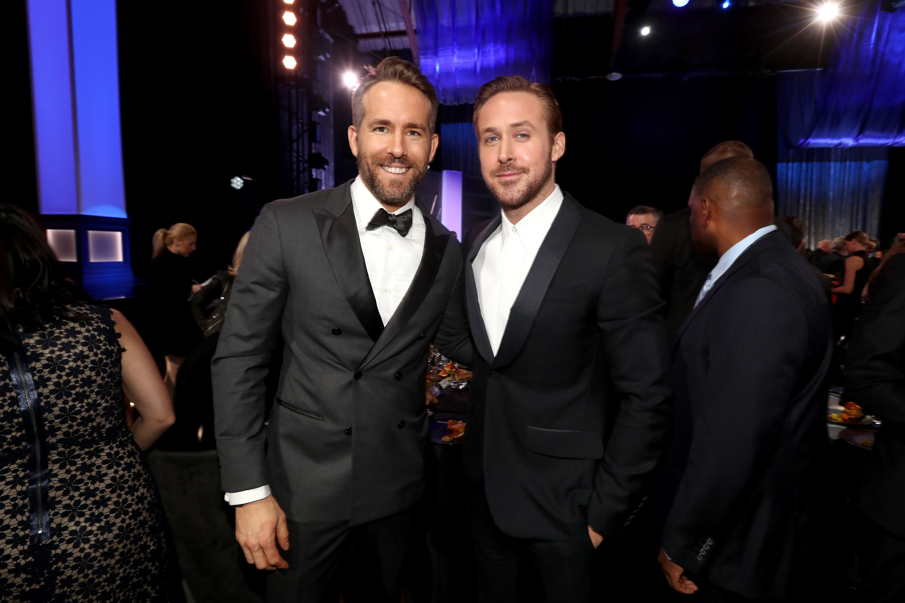 The 22nd Annual Critics' Choice Awards - Roaming Show SANTA MONICA, CA - DECEMBER 11: Actors Ryan Reynolds (L) and Ryan Gosling attend The 22nd Annual Critics' Choice Awards at Barker Hangar on December 11, 2016 in Santa Monica, California. (Photo by Christopher Polk/Getty Images for The Critics' Choice Awards )