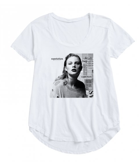 A camiseta com a capa do álbum Reputation custa U$45 (aproximadamente, R$142). A camiseta com a capa do álbum Reputation custa U$45 (aproximadamente, R$142).