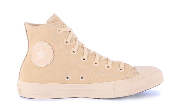 Converse na Loja Vírus (R$ 239,90*). Converse na Loja Vírus (R$ 239,90*).