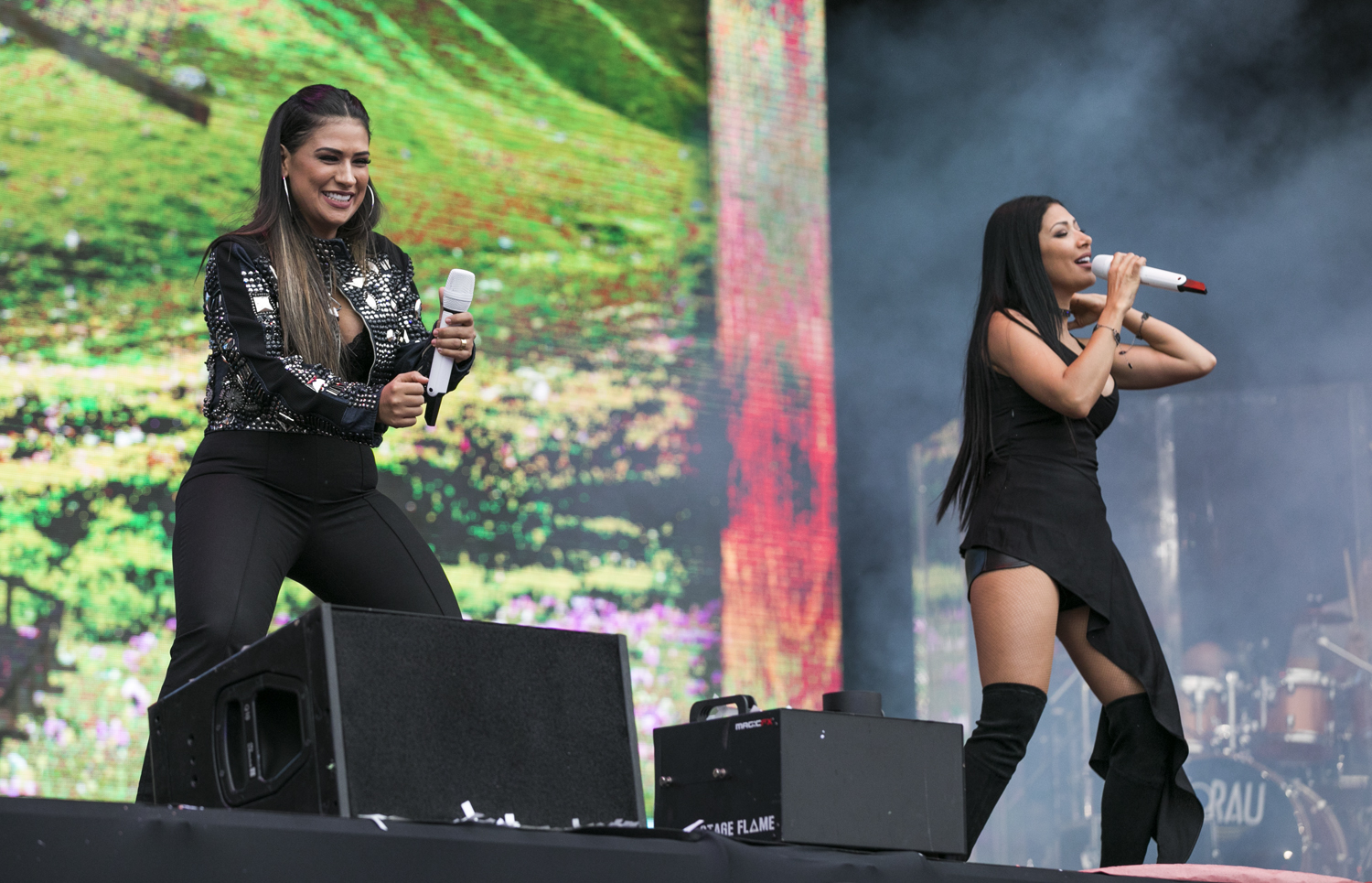 simone-simaria-villa-mix-sp