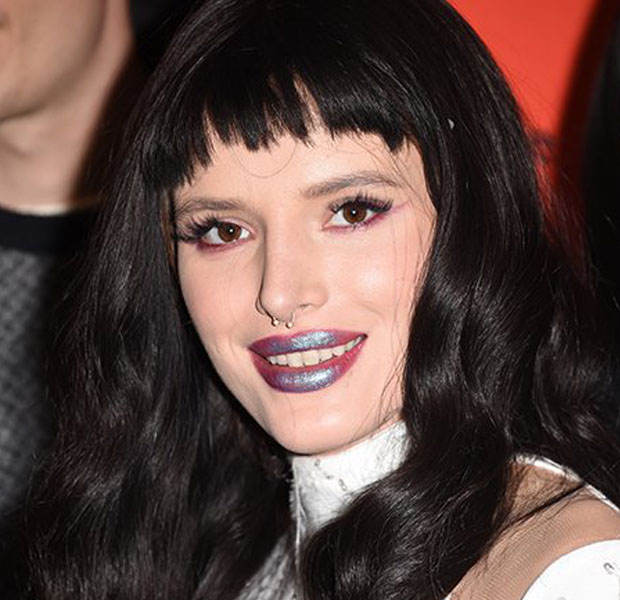 makes-halloween-famosas-bella-thorne makes-halloween-famosas-bella-thorne