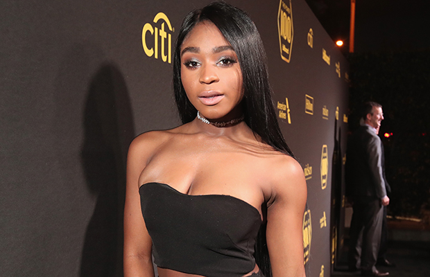 normani kordei cabelo liso comprido