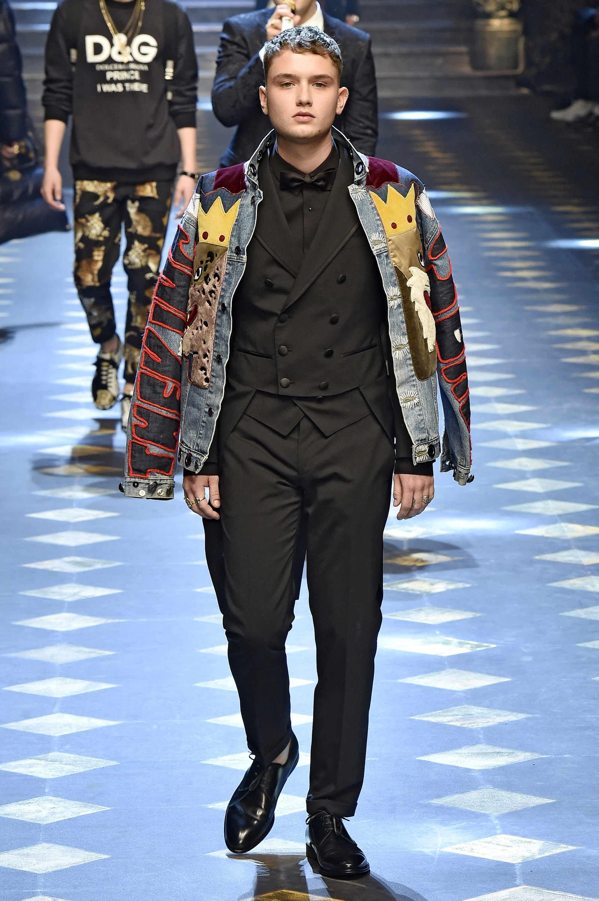 Dolce & Gabbana - Mens Fall 2017 Runway - Milan Menswear Fashion Week