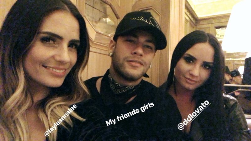 Neymar e Demi Lovato jantam juntos em Londres