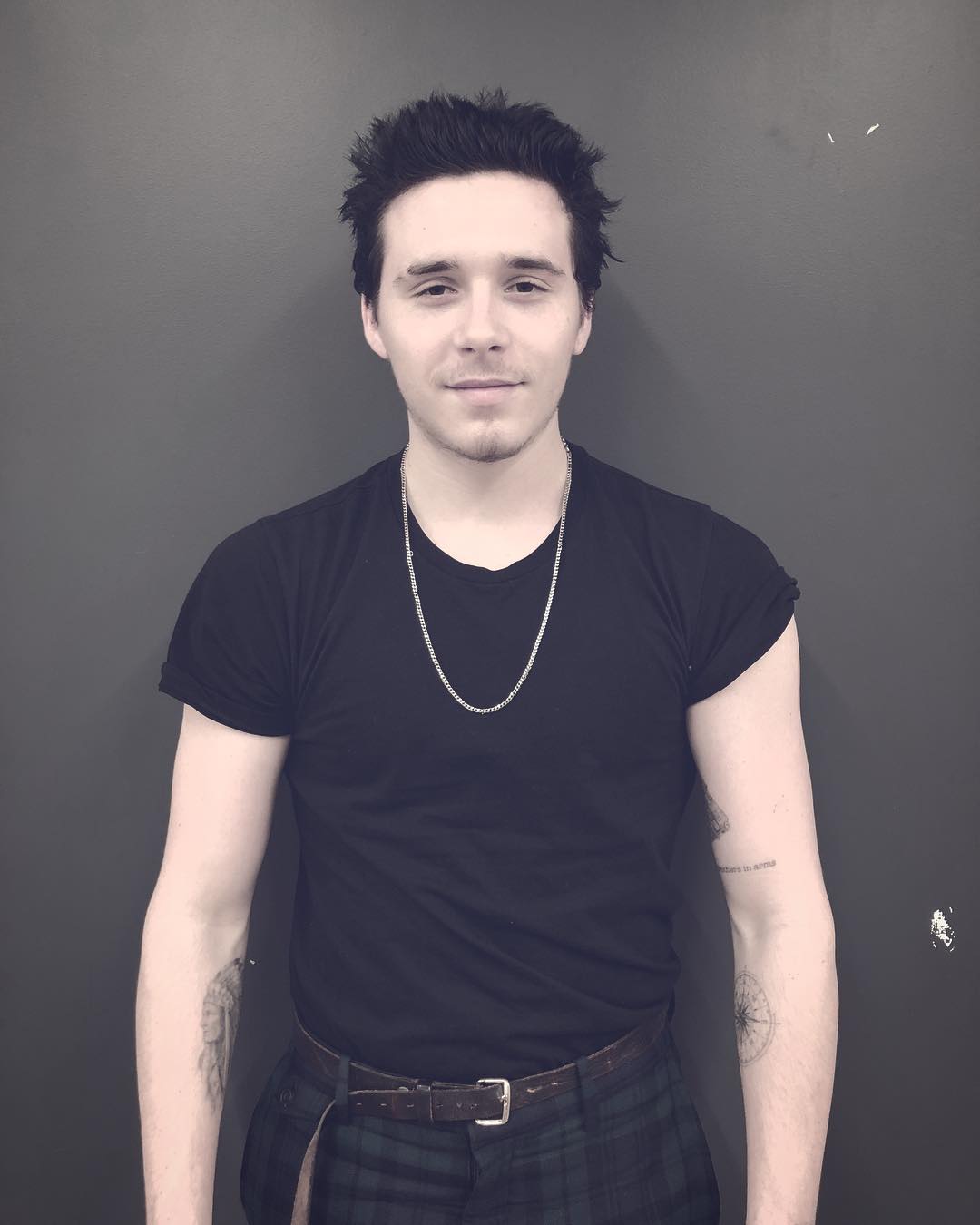 brooklyn-beckham-faz-nova-tatuagem