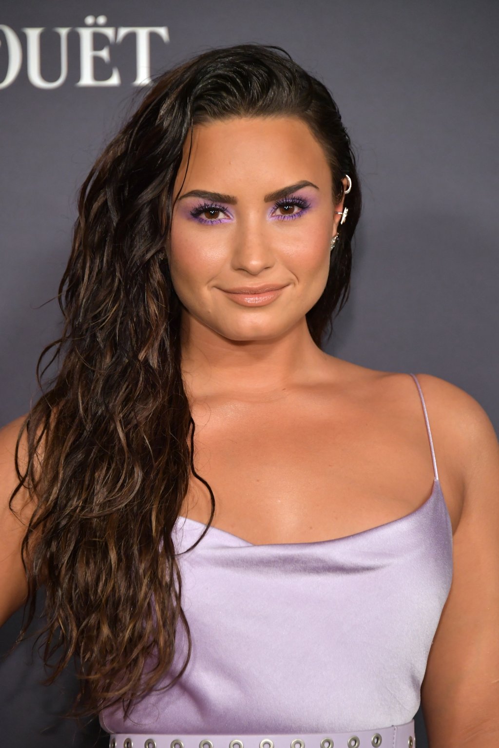 demi-lovato-cabelo-molhado