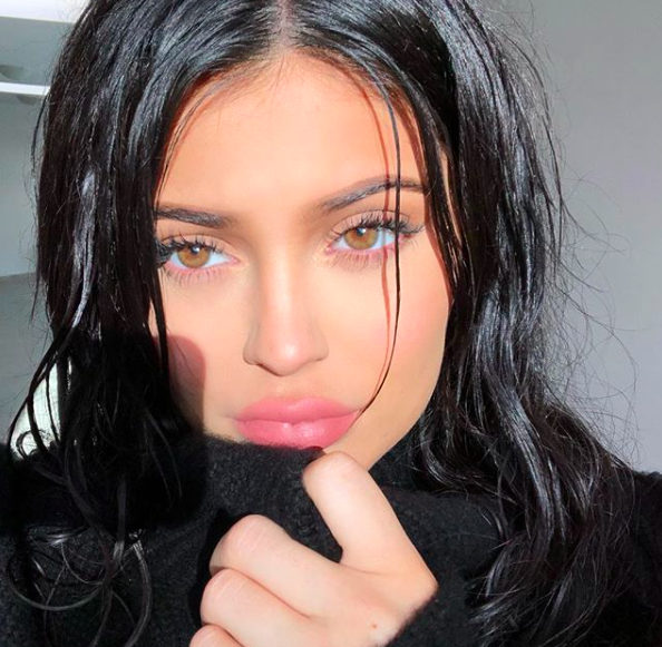 kylie-jenner-vai-ter-bebe-em-fevereiro