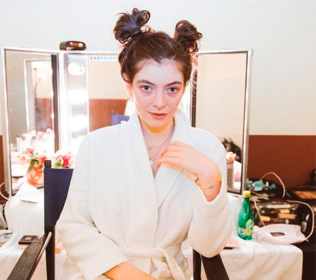 famosas-space-buns-lorde