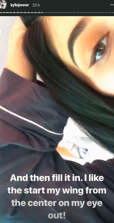 kylie-jenner-tutorial-delineado-gatinho-3 kylie-jenner-tutorial-delineado-gatinho