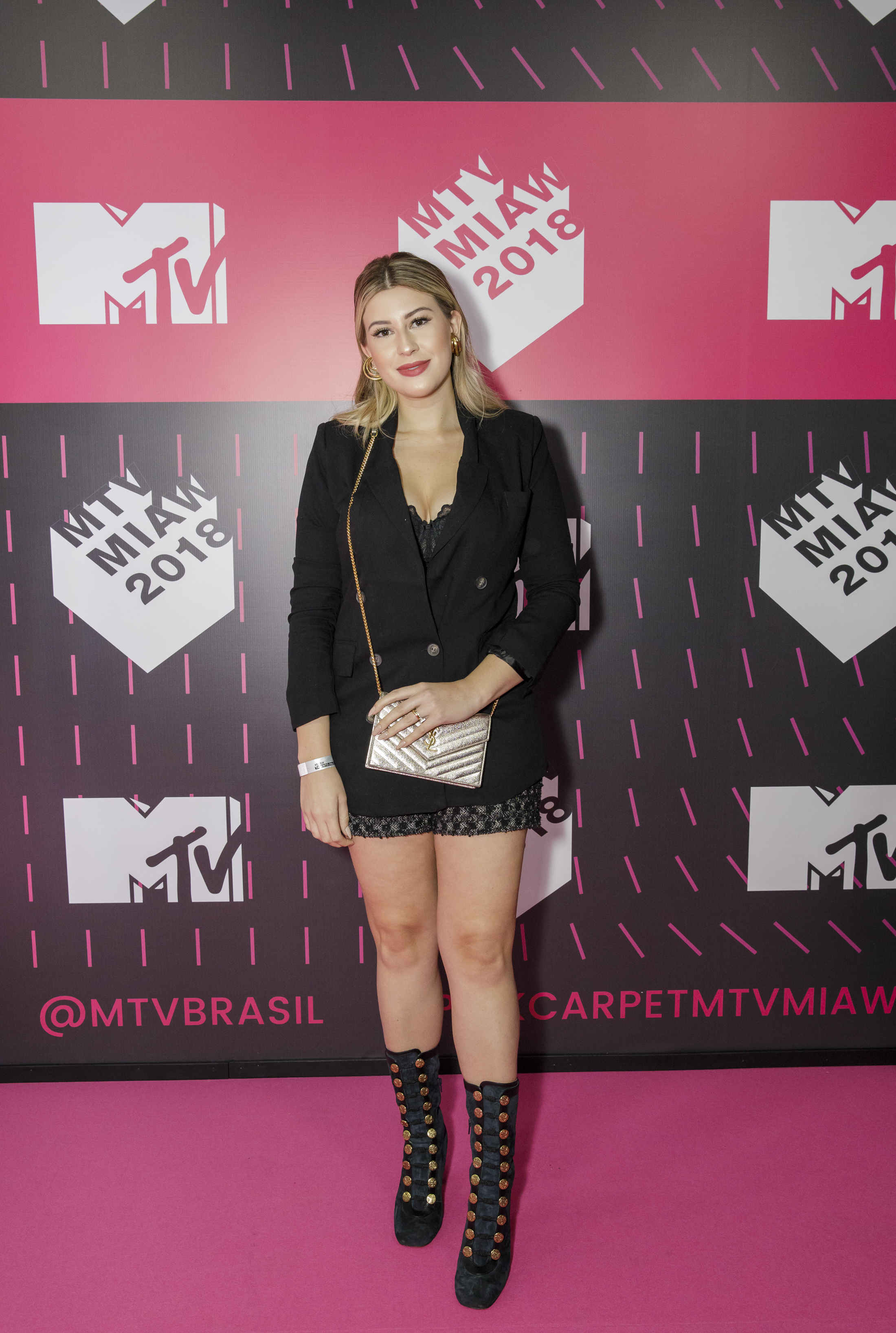 niina-secrets-look-mtv-miaw-2018