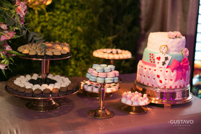 festa-15-anos-alice-pais-maravilhas-4