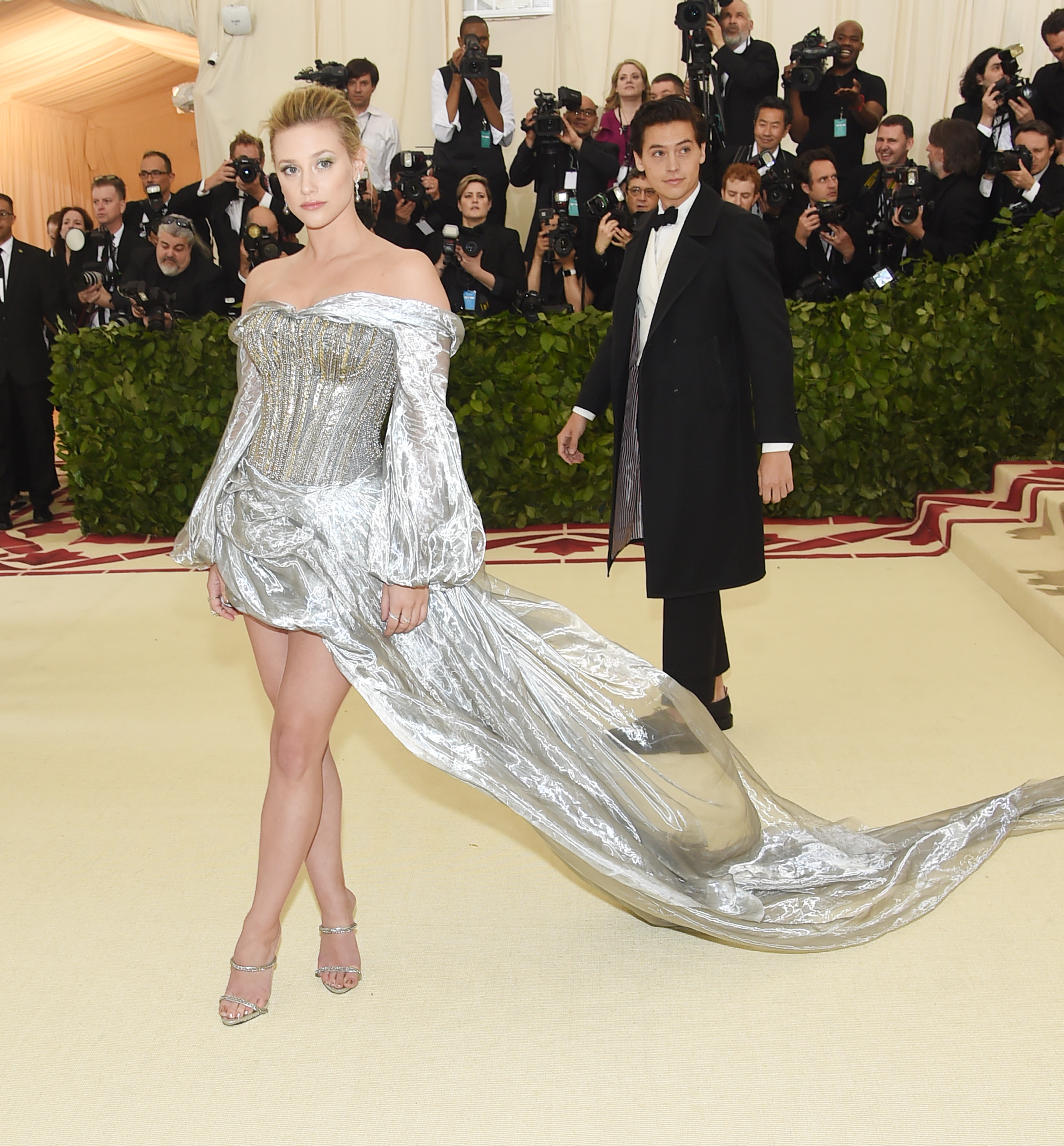 lili-reinhart-met-gala