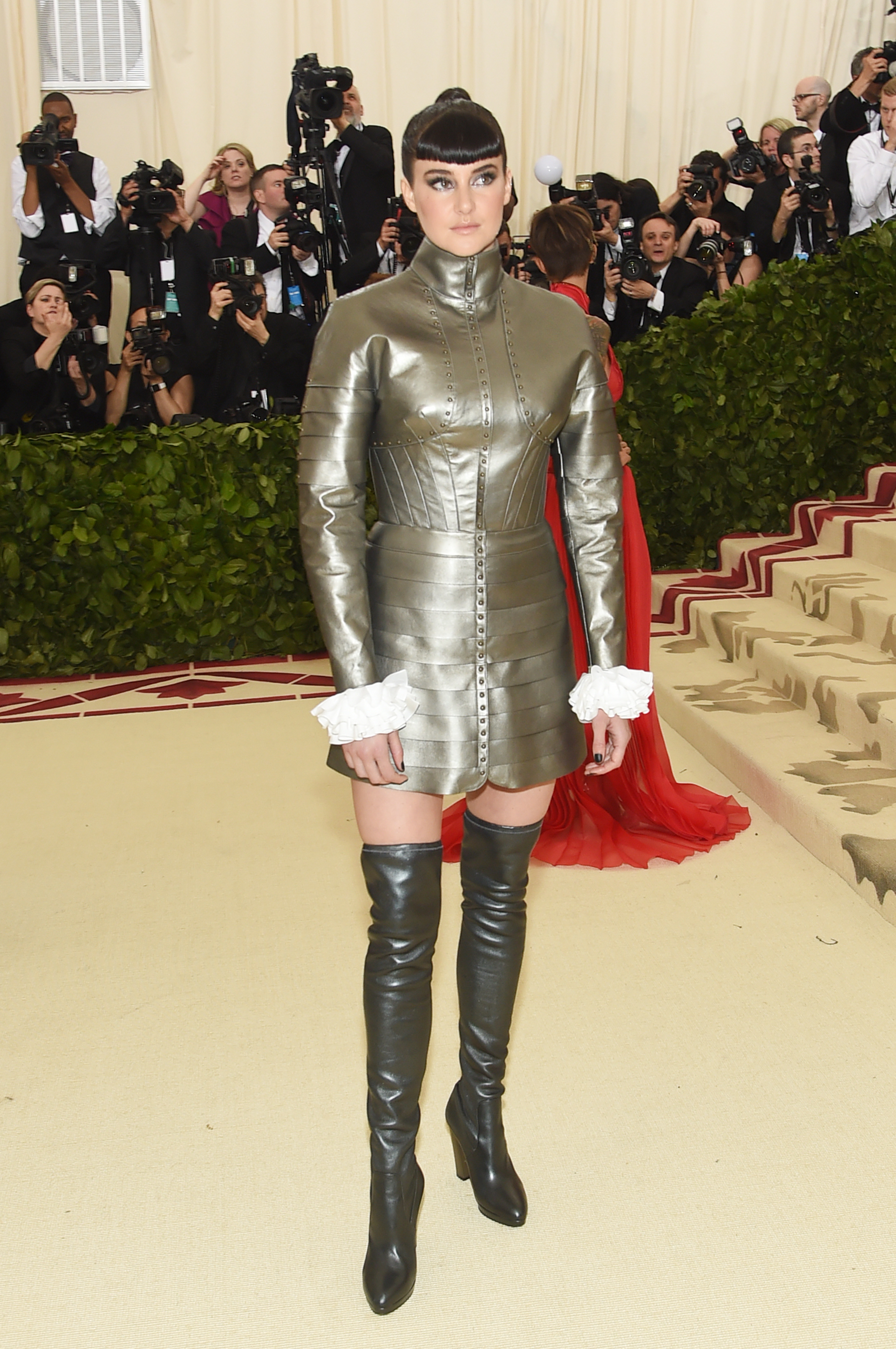 shailene-woodley-met-gala