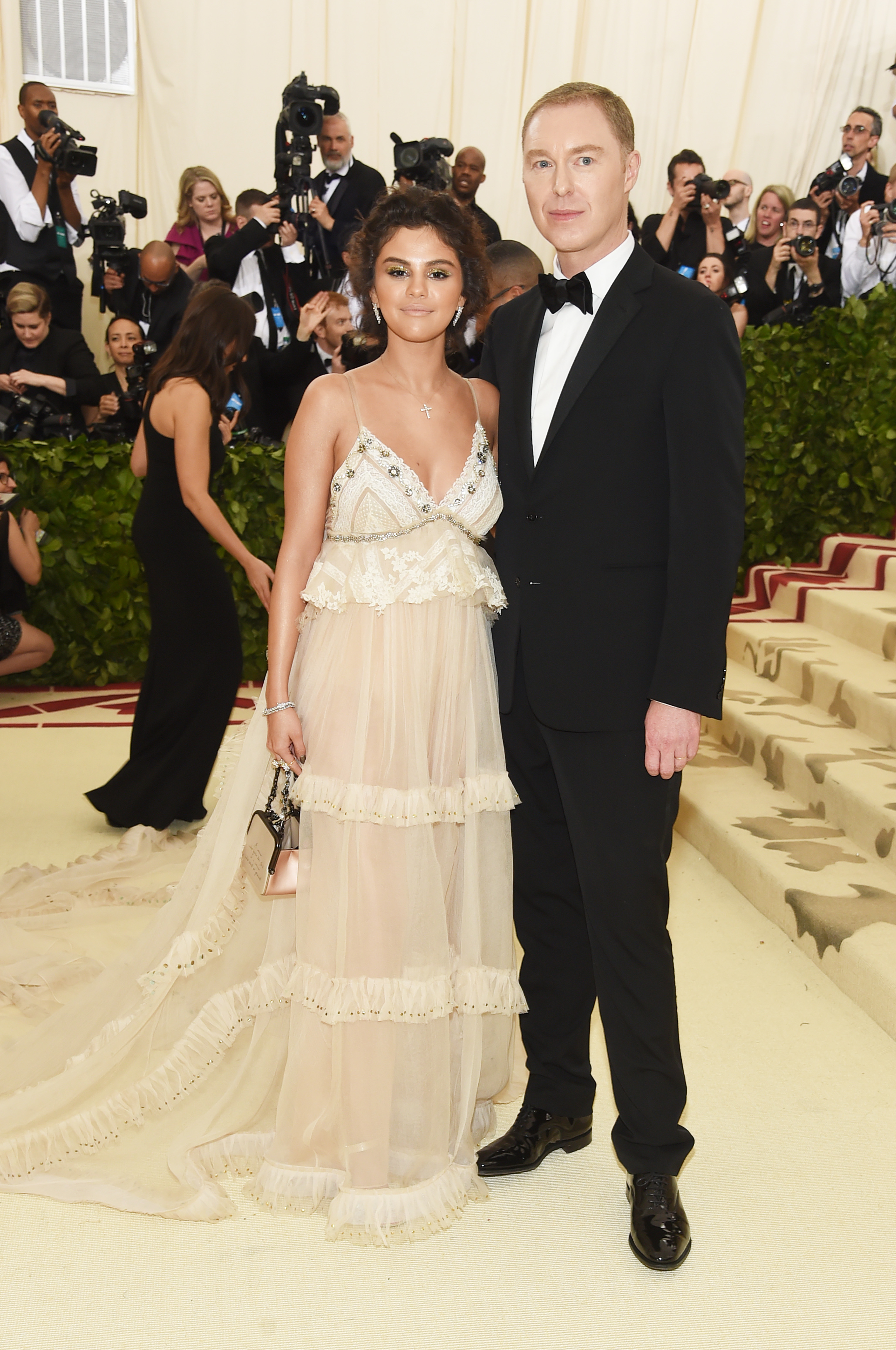 Selena-gomez-met-gala