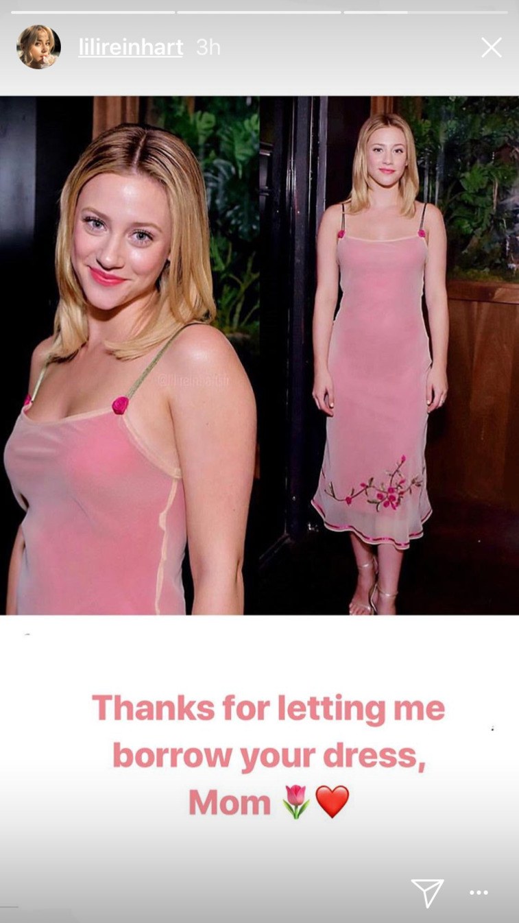 lili-reinhart-vestido-da-mãe lili-reinhart-vestido-da-mãe