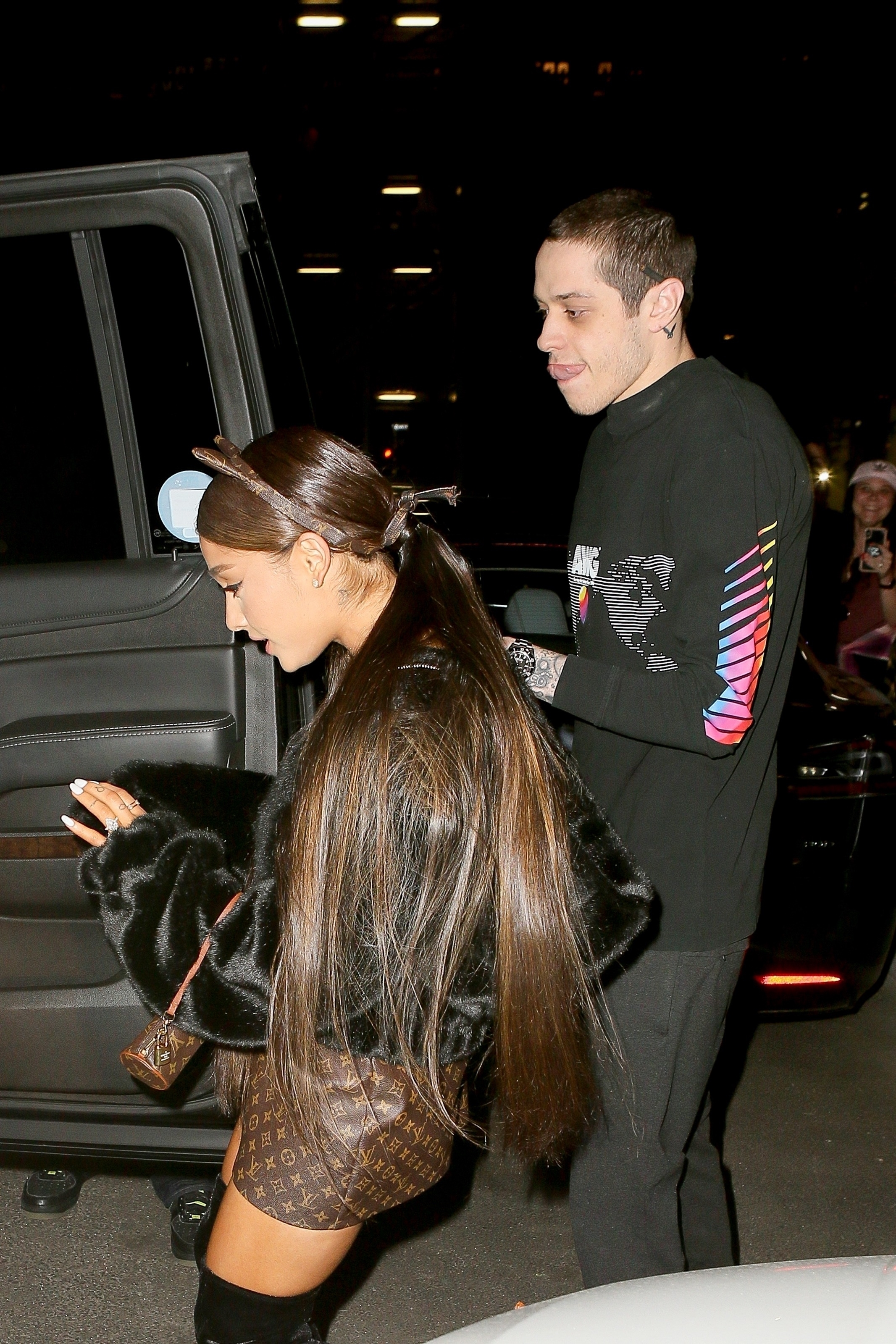 ariana-grande-pete-davidson-street-style ariana-grande-pete-davidson-street-style