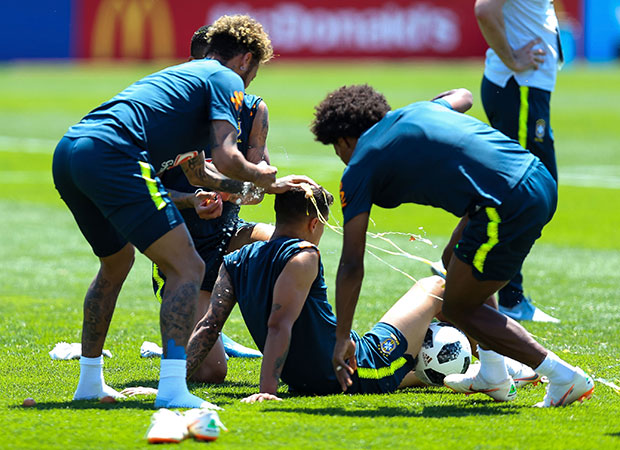 Seleção Brasileira durante treino na Rússia