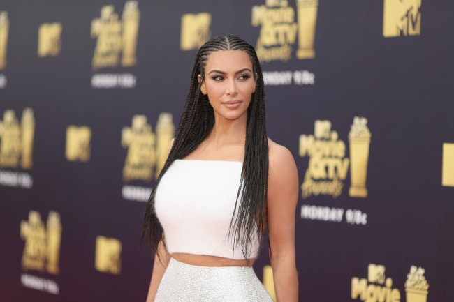 kim-kardashian-trancinhas-apropriaçao-cultural kim-kardashian-trancinhas-apropriaçao-cultural