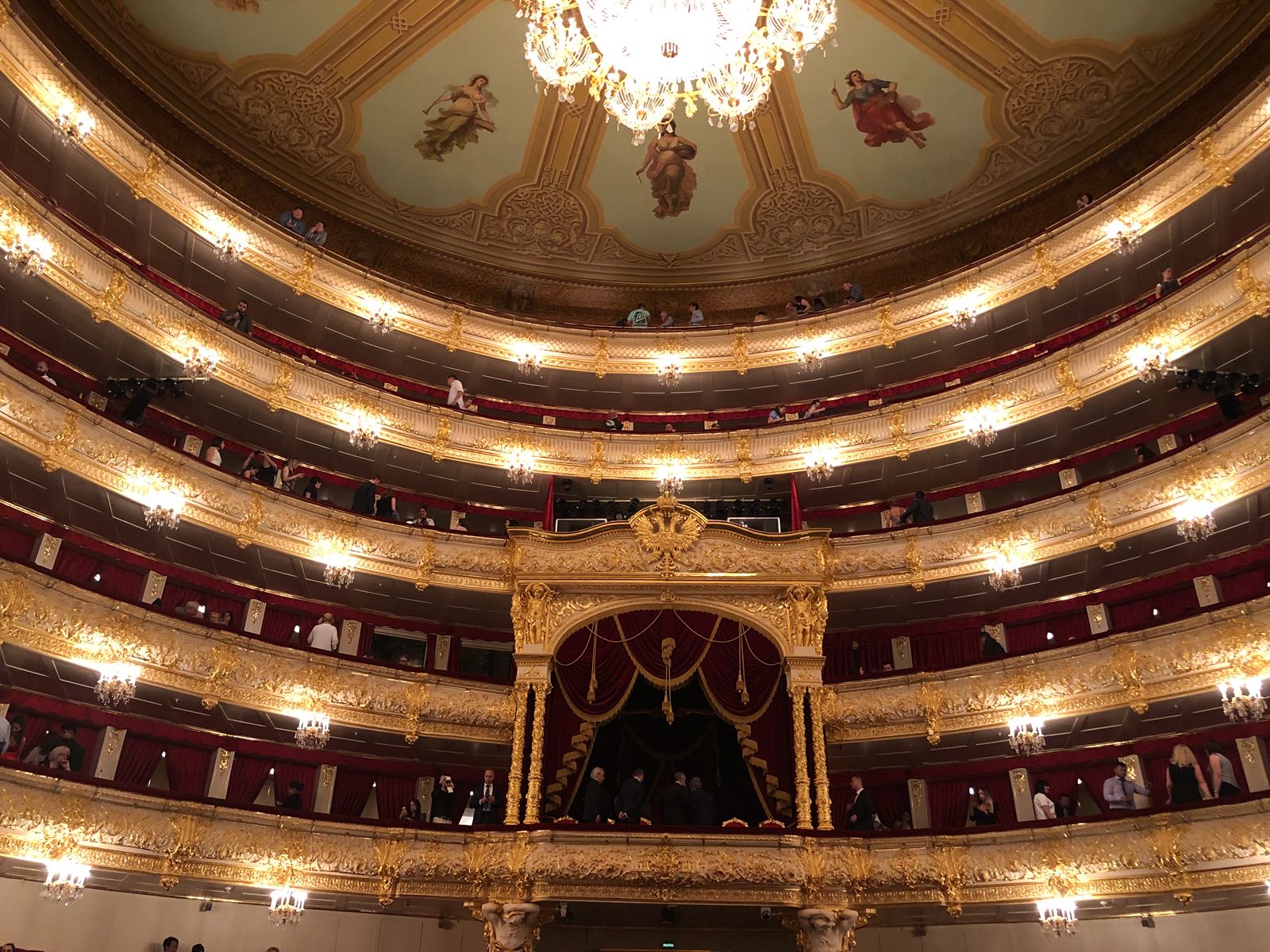 teatro-bolshoi-ivana-russia