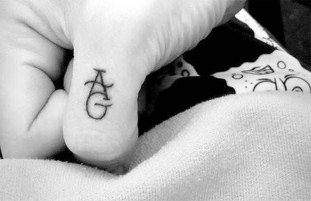 Namorado de Ariana Grande (já) faz tatuagem em homenagem à cantora