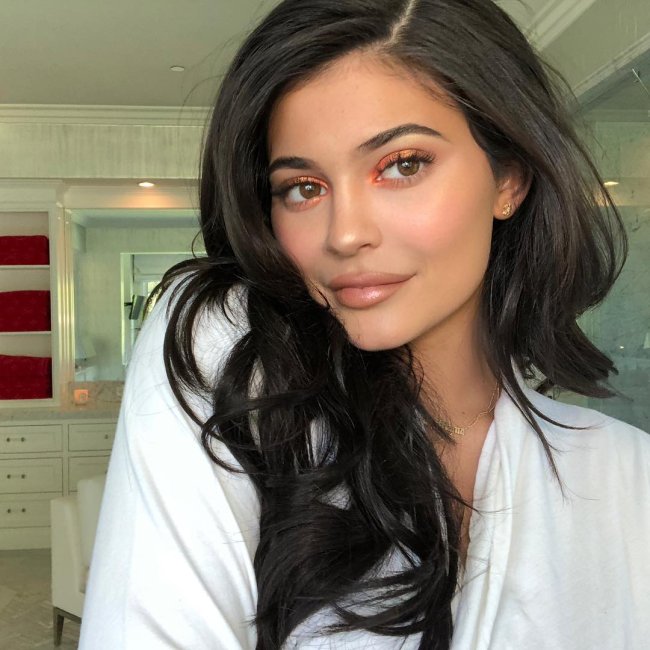 tutorial-de-maquiagem-kylie-jenner-2