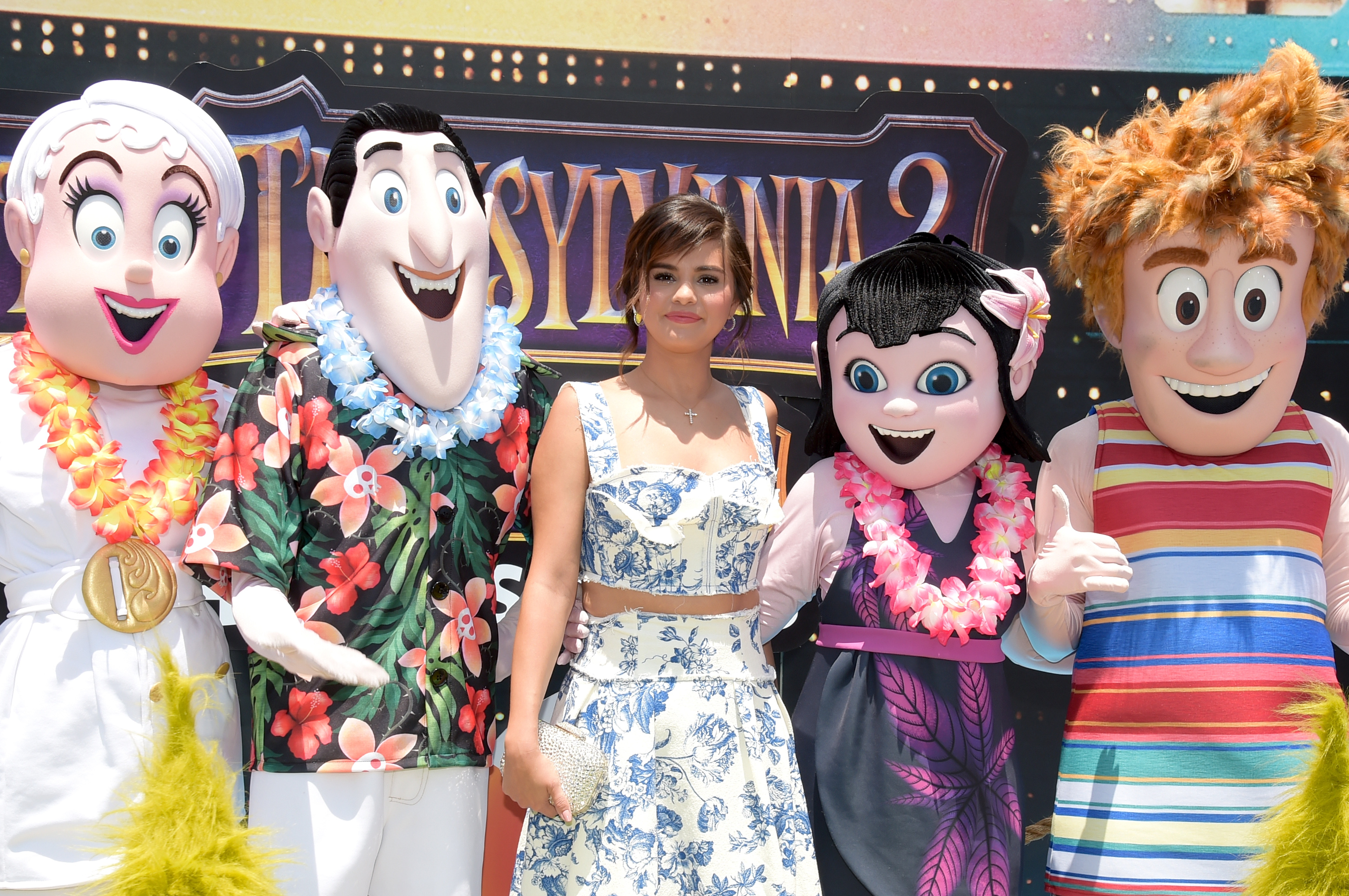 selena-gomez-hotel-transilvania-3 selena-gomez-hotel-transilvania-3