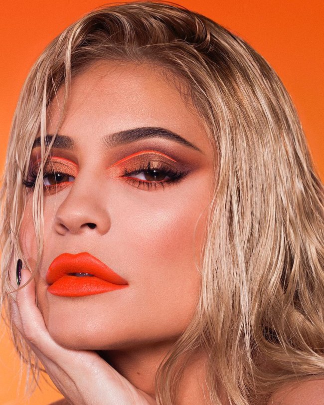 kylie-jenner-kylie-cosmetics-colecao-de-verao kylie-jenner-kylie-cosmetics-colecao-de-verao