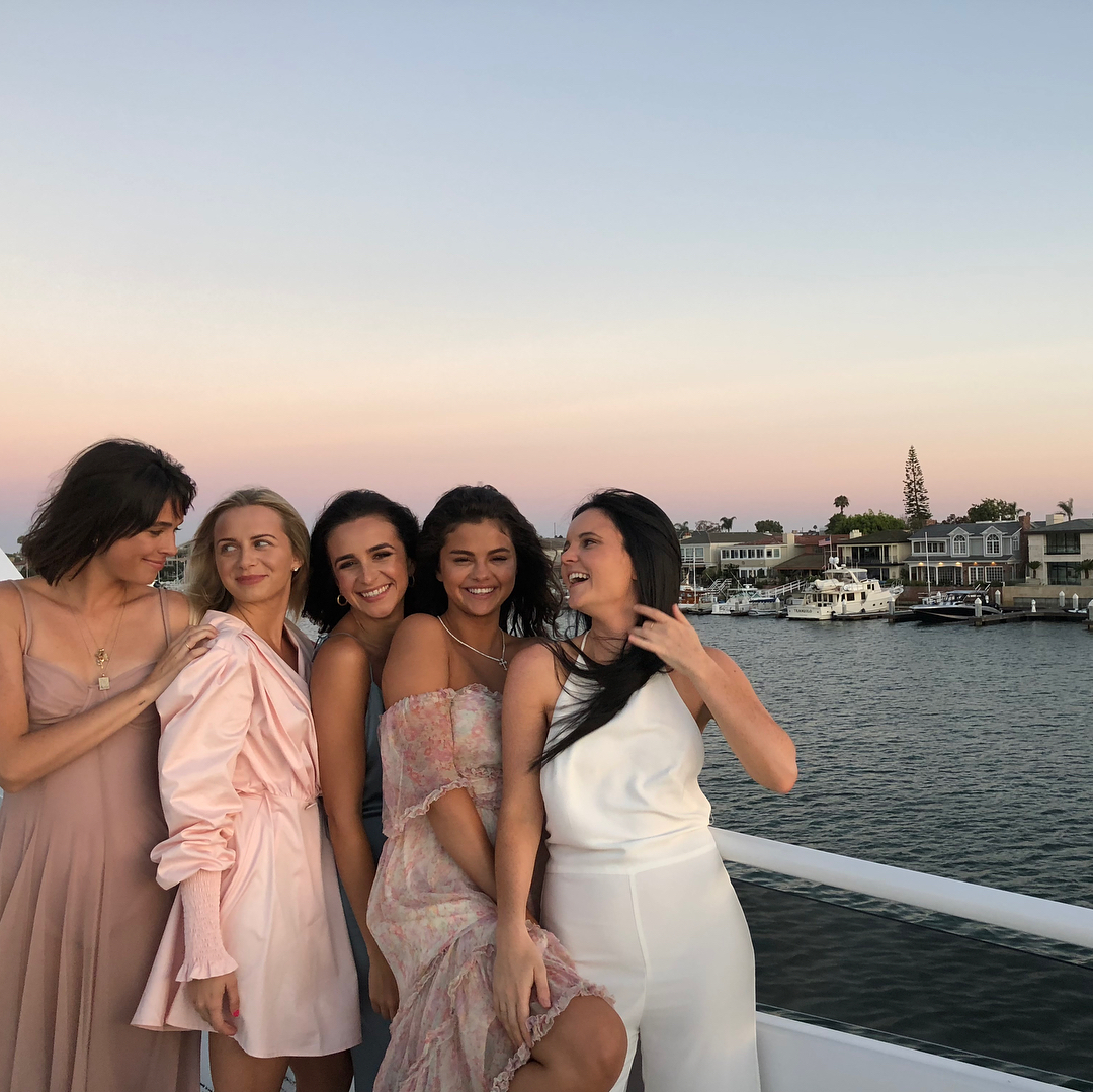 selena-gomez-festa-italiana-iate selena-gomez-festa-italiana-iate