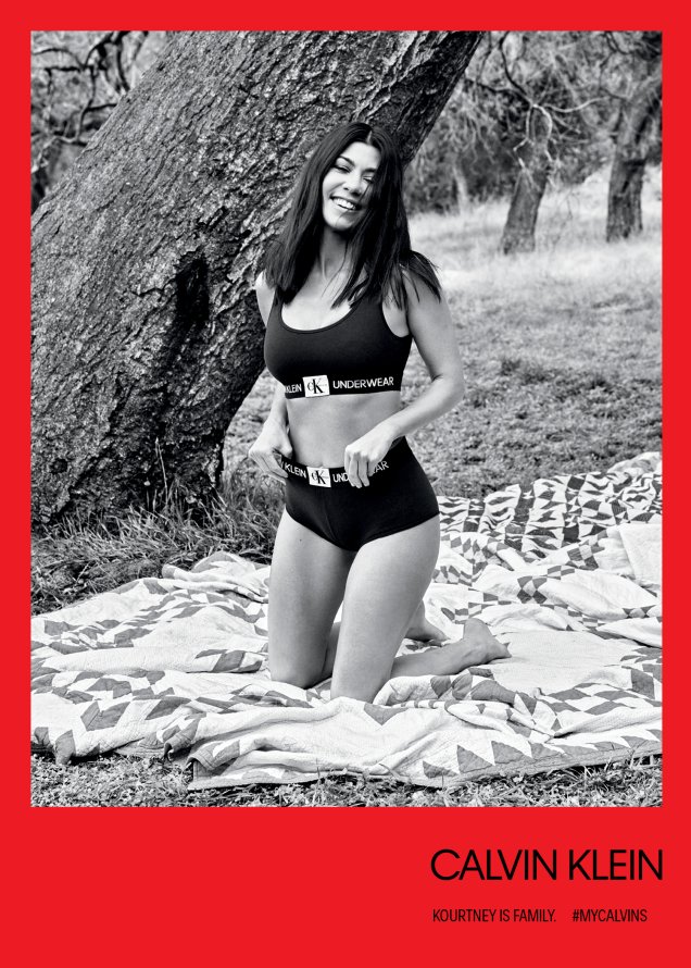 Kourtney Kardashian na campanha #MYCALVINS. Kourtney Kardashian na campanha #MYCALVINS.