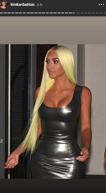 cabelo-verde-neon-kim-kardashian-carro-1 cabelo-verde-neon-kim-kardashian-carro-1