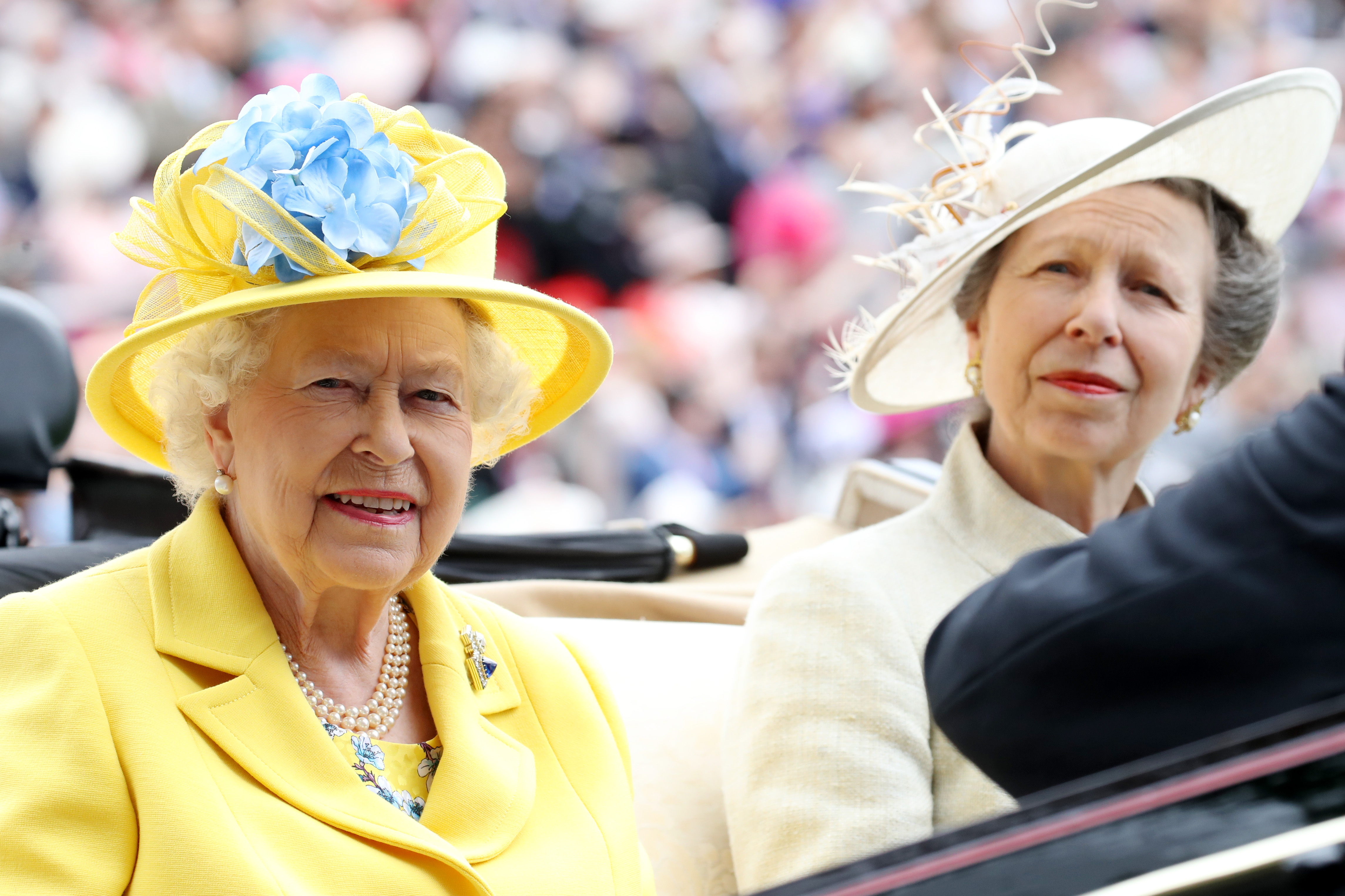 rainha-elizabeth-princesa-ana rainha-elizabeth-princesa-ana