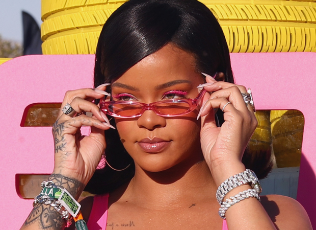 rihanna-oculos-rosa