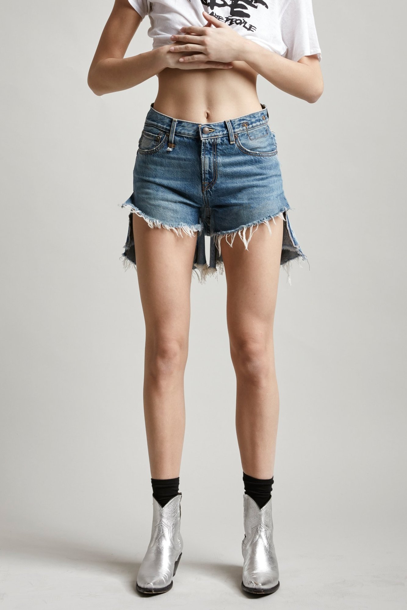 short-jeans-3 Esta marca costurou dois shorts jeans e criou uma peça só