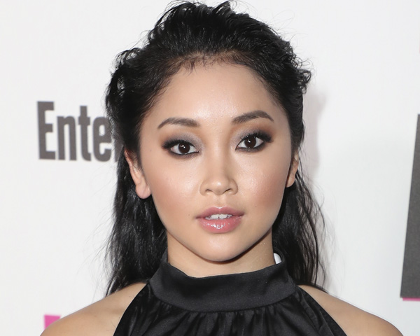 lana-condor-maquiagem-esfumadinho lana-condor-maquiagem-esfumadinho