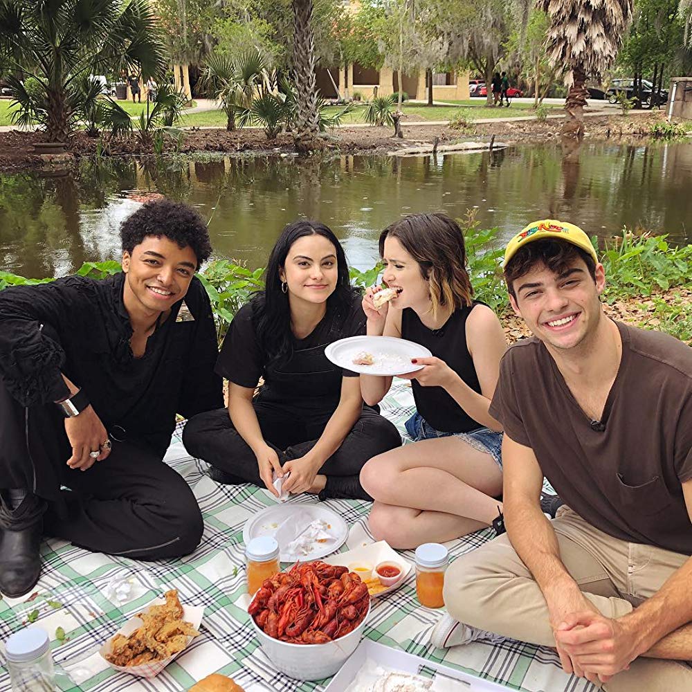 noah-centineo-laura-the-stand-in