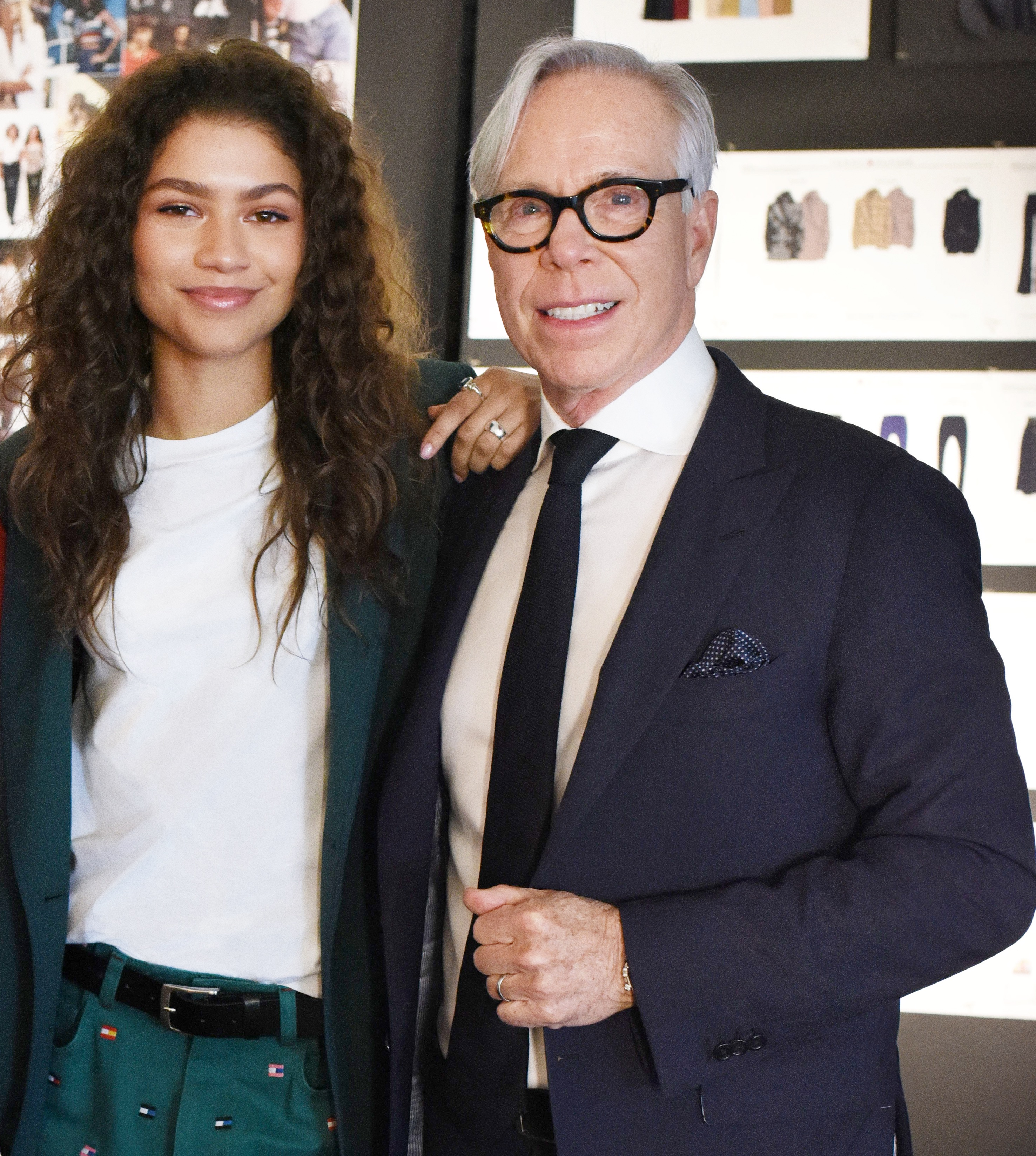 TommyXZendaya Zendaya e o estilista Tommy Hilfiger.