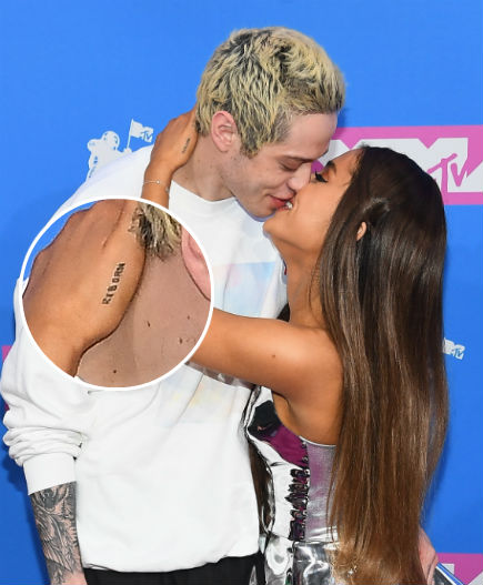 ariana-grande-pete-davidson-reborn-tatuagem