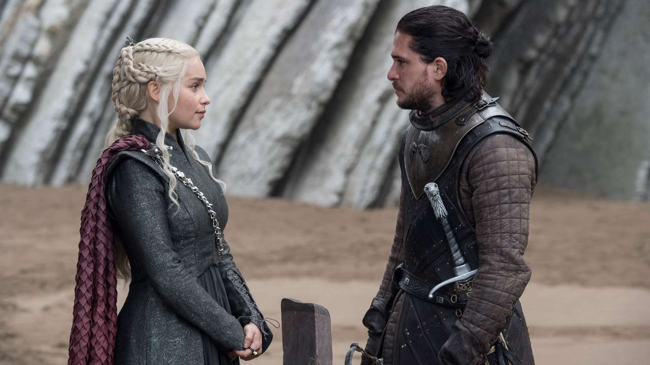 emilia-clarke-and-kit-harington-em-gameofthrones