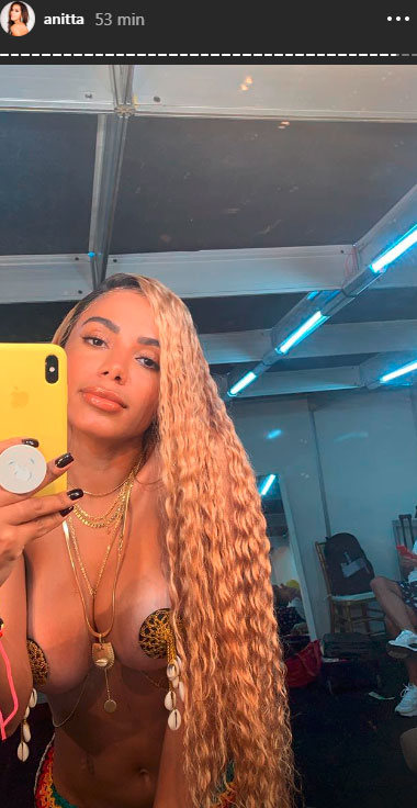 anitta-loira-cabelo-comprido-clipe-bola-rebola anitta-loira-cabelo-comprido-clipe-bola-rebola