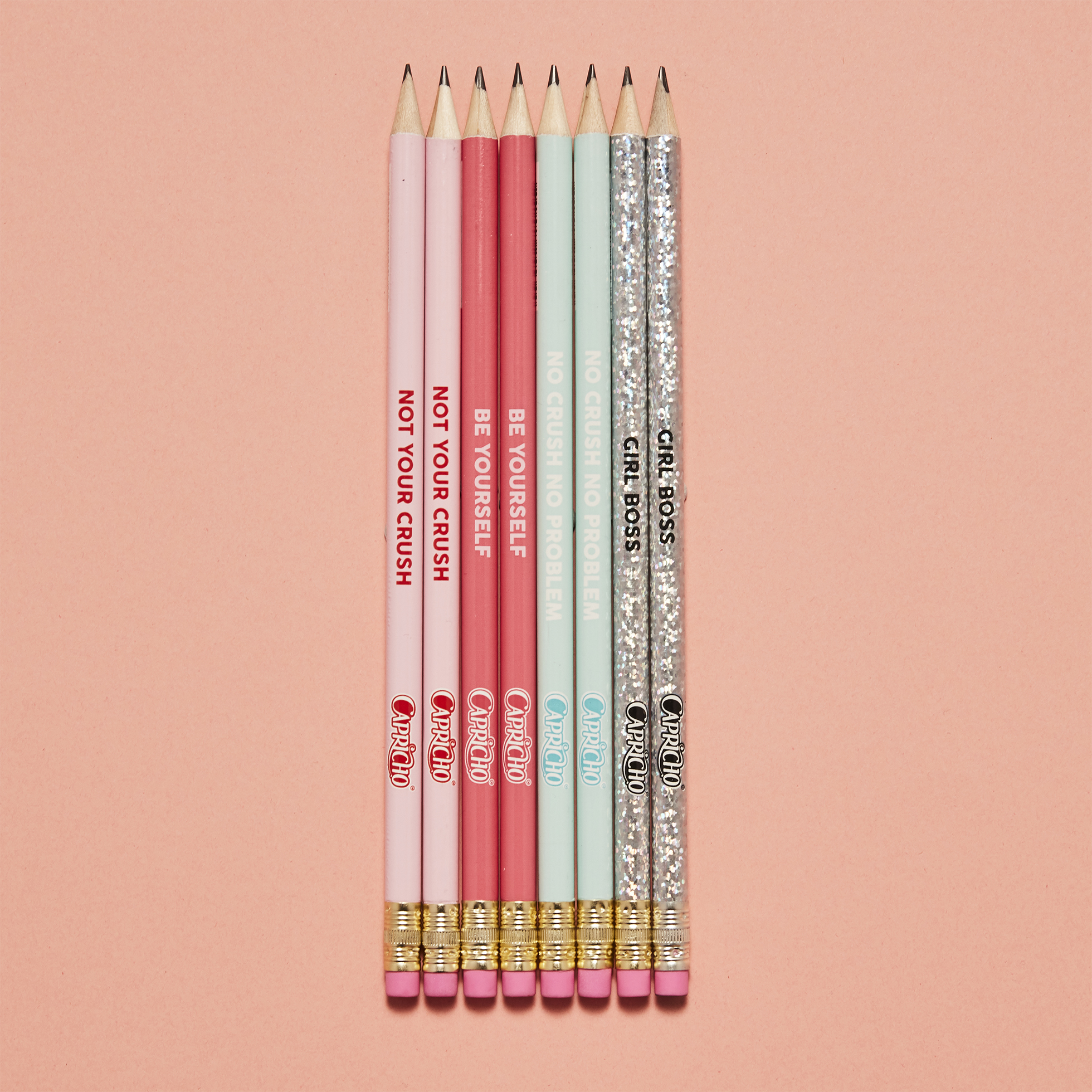 material-escolar-capricho-tilibra-2019 Lápis com borracha - lindos, fáceis de apontar e com um traço macio para escrita ou desenho. ;)