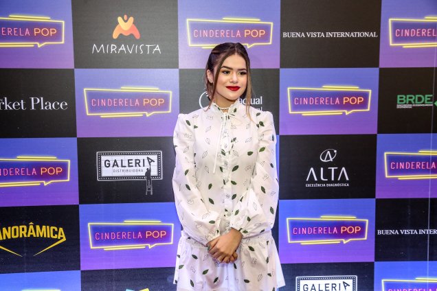Maisa, a estrela da noite, apostou nesse vestido de botões com detalhes superfofos. Maisa, a estrela da noite, apostou nesse vestido de botões com detalhes superfofos.
