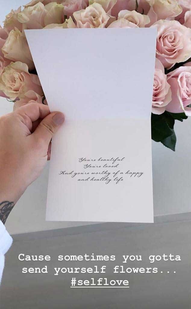 demi-lovato-flores demi-lovato-flores