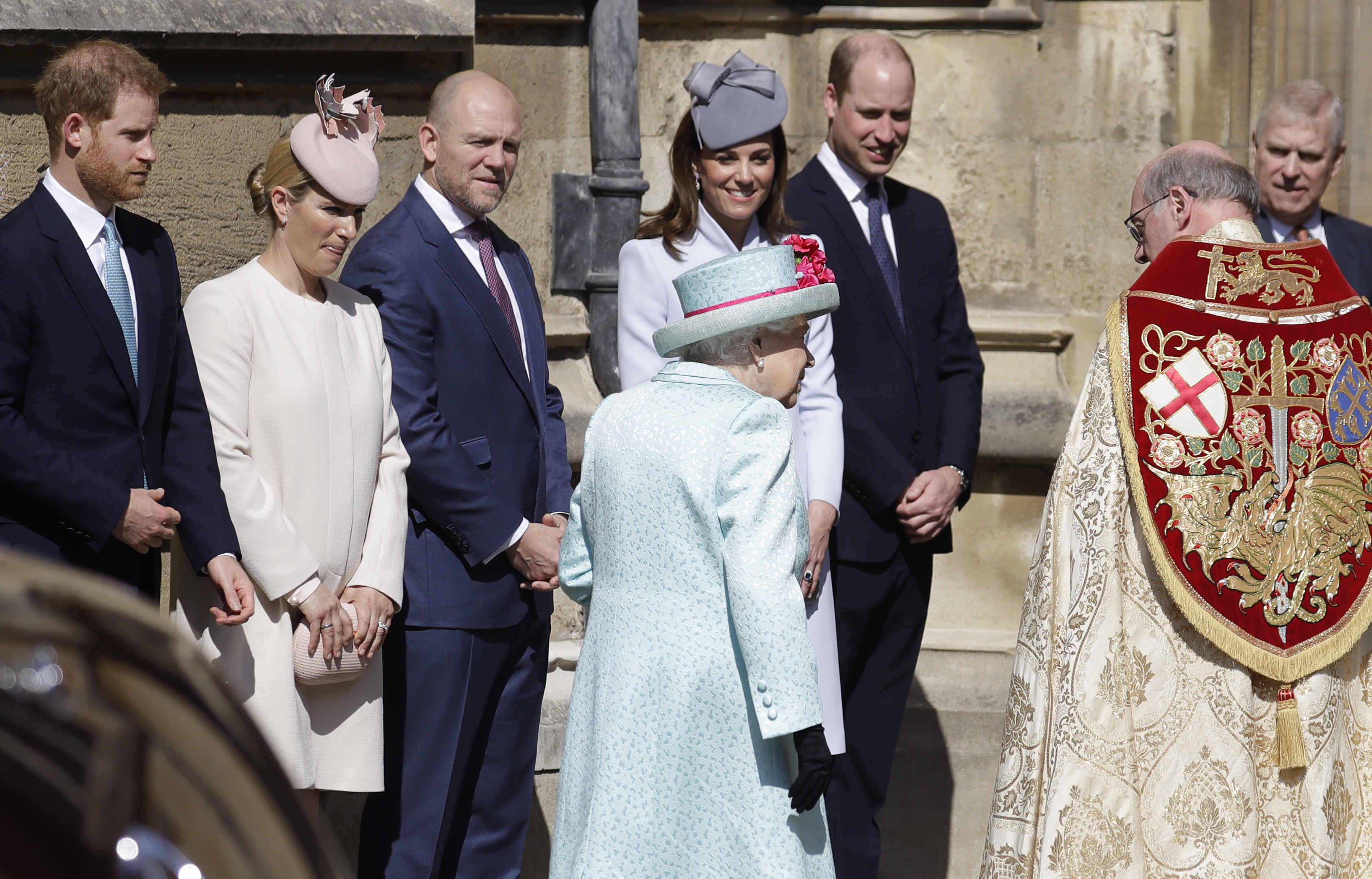 familia-real-kate-middleton-principe-william-harry-rainha-missa-de-pascoa